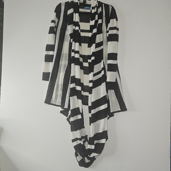 Alice + OLIVIA Black white Striped  drape wrap around black sweater sz Midium - Picture 8 of 16